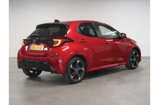 Toyota Yaris (2025) thumbnail 3