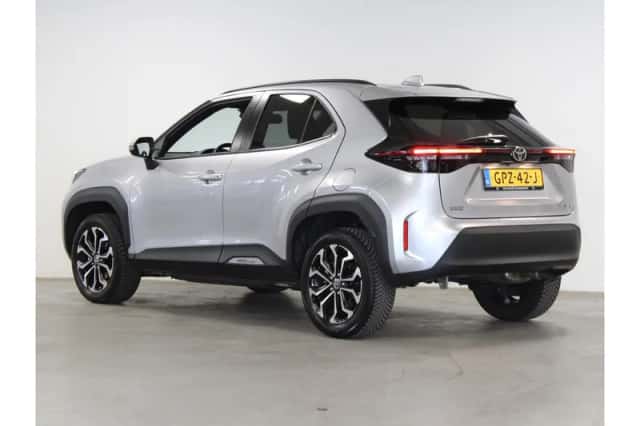 Toyota Yaris Cross (2024) thumbnail 2