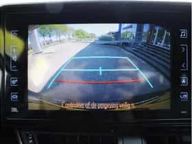 Toyota C-HR (2016) thumbnail 18
