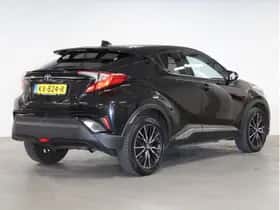Toyota C-HR (2016) thumbnail 3
