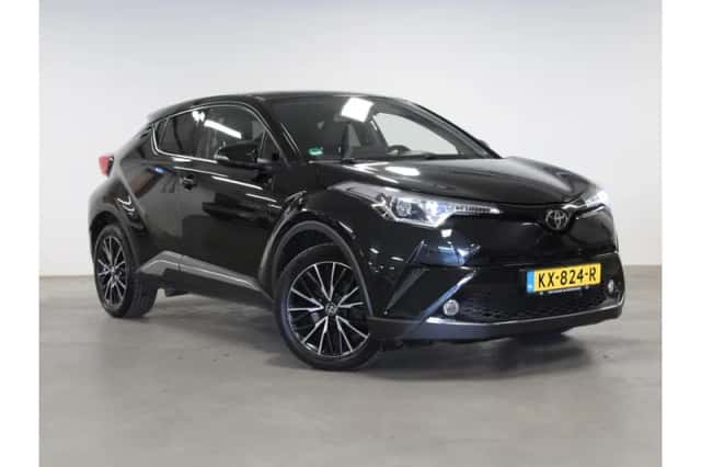 Toyota C-HR (2016) thumbnail 4