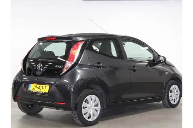 Toyota Aygo (2016) thumbnail 3