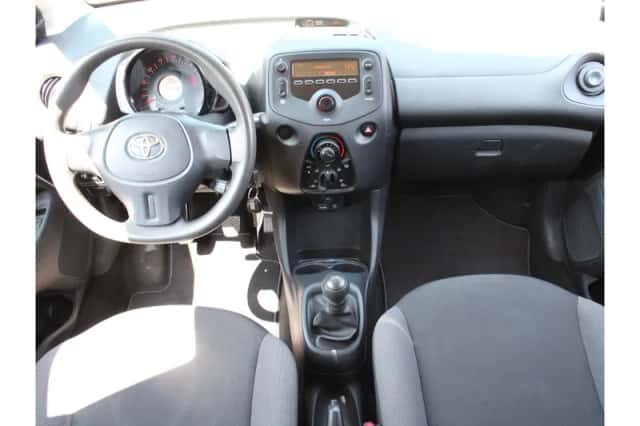 Toyota Aygo (2016) thumbnail 6