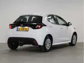 Toyota Yaris (2021) thumbnail 3