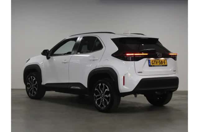 Toyota Yaris Cross (2024) thumbnail 2