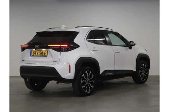Toyota Yaris Cross (2024) thumbnail 3