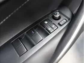 Toyota Corolla (2024) thumbnail 14