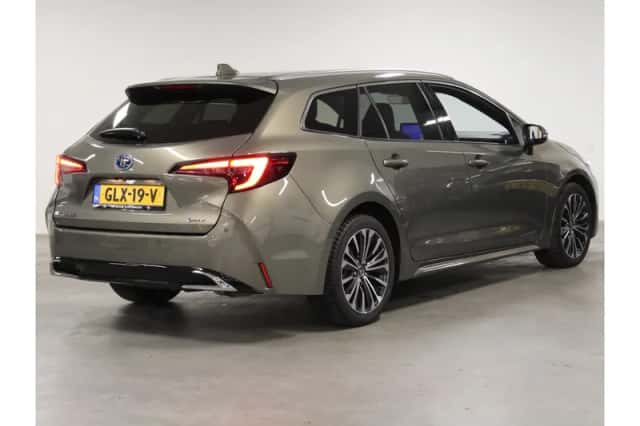 Toyota Corolla (2024) thumbnail 3