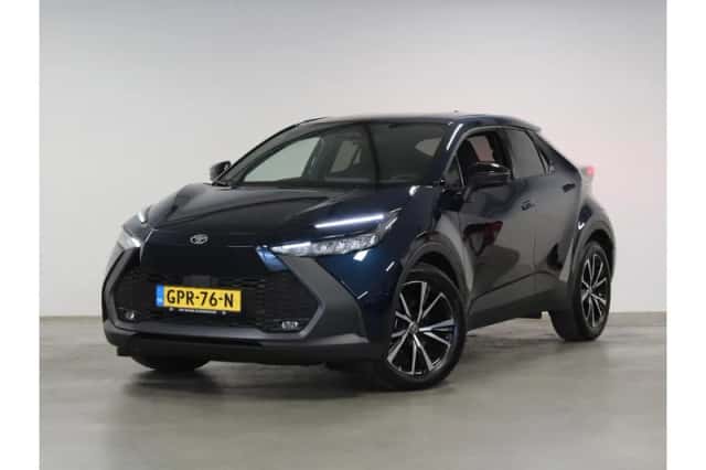Toyota C-HR (2024) thumbnail 1