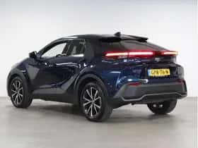 Toyota C-HR (2024) thumbnail 2