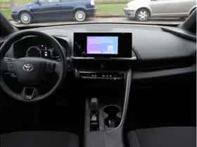 Toyota C-HR (2024) thumbnail 11