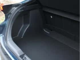 Toyota C-HR (2024) thumbnail 9