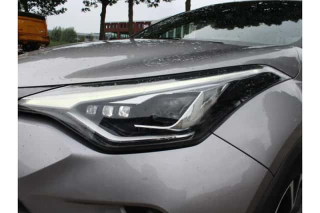Toyota C-HR (2022) thumbnail 5