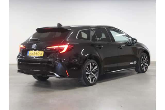 Toyota Corolla (2025) thumbnail 3