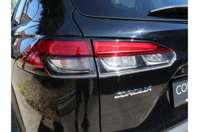 Toyota Corolla Cross (2025) thumbnail 6