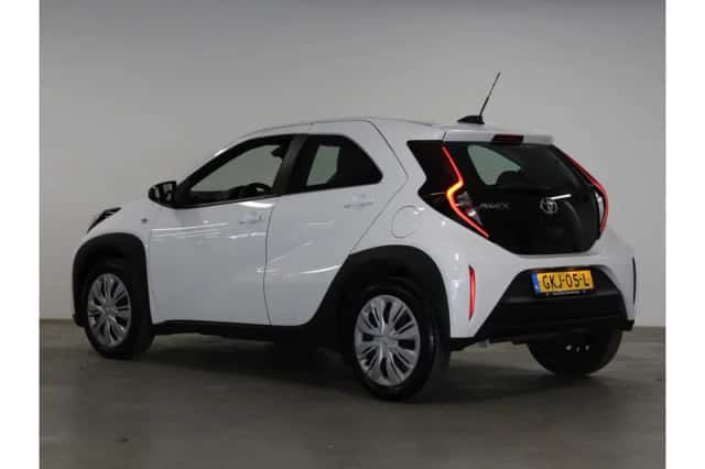 Toyota Aygo X (2024) thumbnail 2