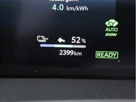 Toyota C-HR (2024) thumbnail 16