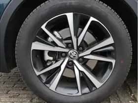 Toyota C-HR (2024) thumbnail 7