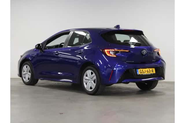 Toyota Corolla (2024) thumbnail 2