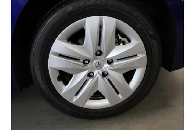 Toyota Corolla (2024) thumbnail 6