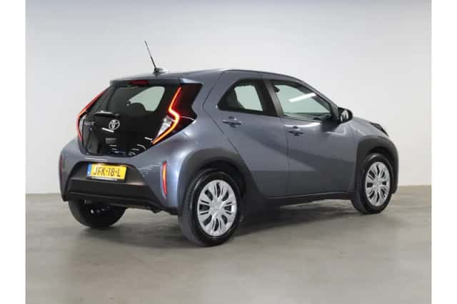Toyota Aygo X (2025) thumbnail 3
