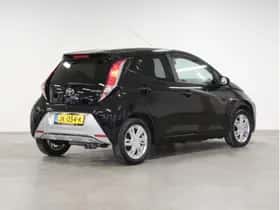Toyota Aygo (2016) thumbnail 3