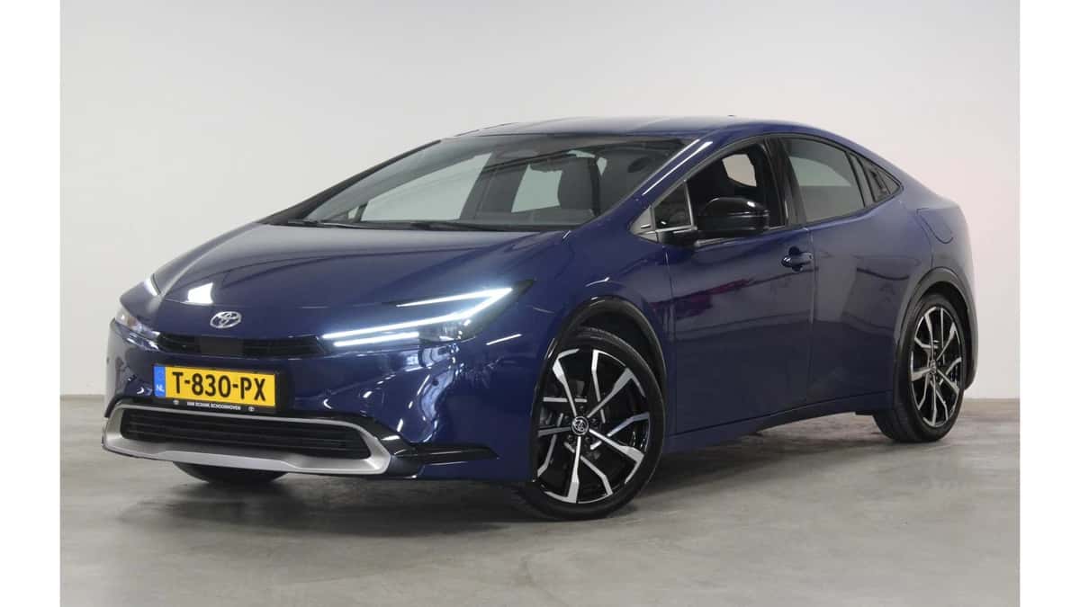 Toyota Prius (2023) — foto 1