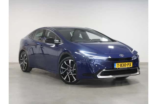 Toyota Prius (2023) thumbnail 4