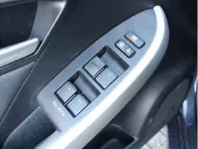 Toyota Prius (2014) thumbnail 13