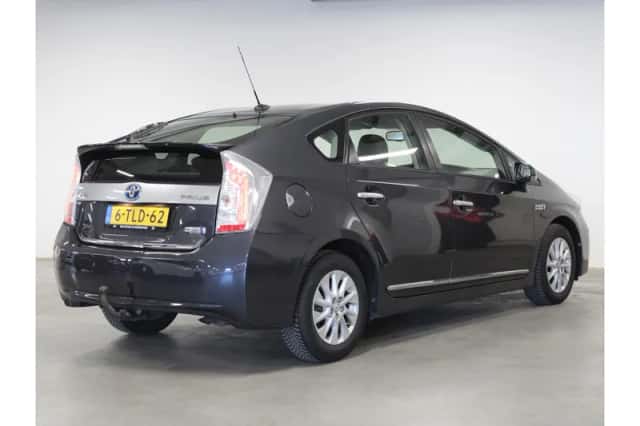 Toyota Prius (2014) thumbnail 3
