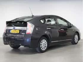 Toyota Prius (2014) thumbnail 3