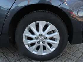Toyota Prius (2014) thumbnail 7
