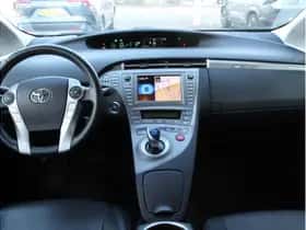 Toyota Prius (2014) thumbnail 8