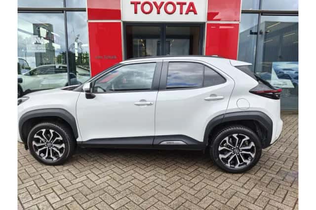 Toyota Yaris Cross (2024) thumbnail 5