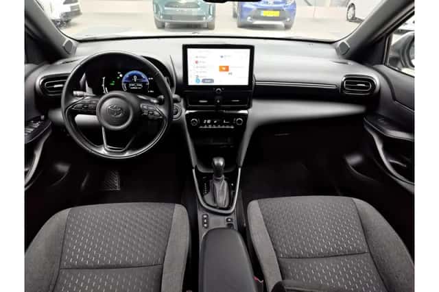 Toyota Yaris Cross (2024) thumbnail 6