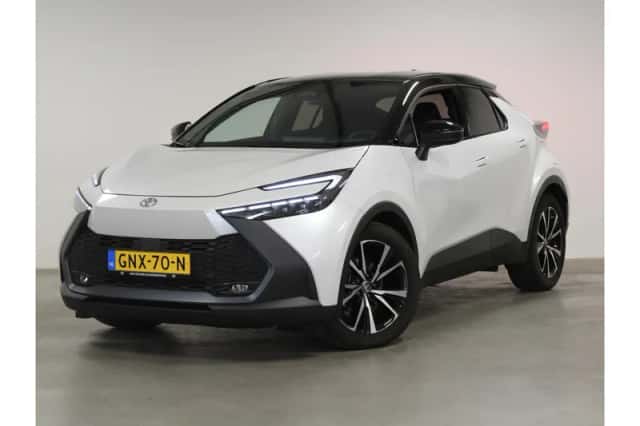 Toyota C-HR (2024) thumbnail 1