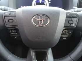 Toyota C-HR (2024) thumbnail 15