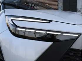 Toyota C-HR (2024) thumbnail 5