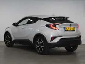 Toyota C-HR (2019) thumbnail 2