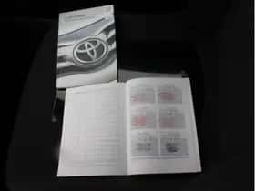 Toyota C-HR (2019) thumbnail 22