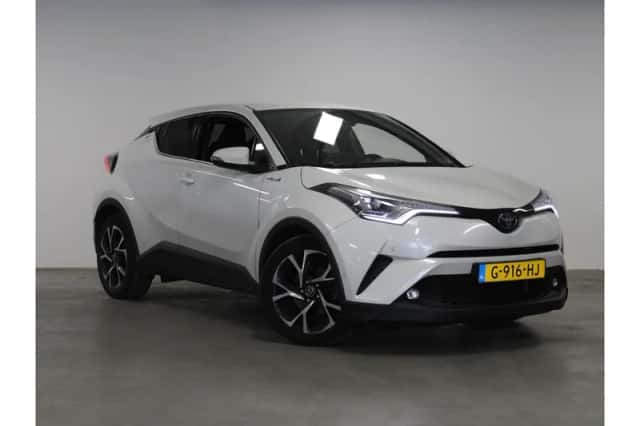 Toyota C-HR (2019) thumbnail 4