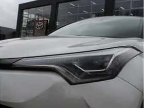 Toyota C-HR (2019) thumbnail 5