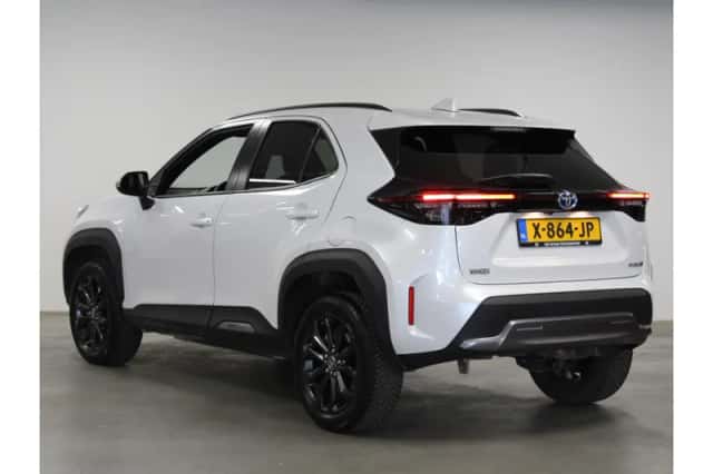 Toyota Yaris Cross (2023) thumbnail 3