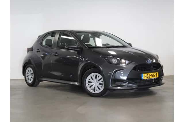 Toyota Yaris (2023) thumbnail 4