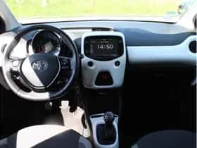 Toyota Aygo (2020) thumbnail 9