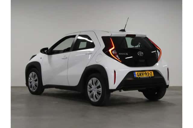 Toyota Aygo X (2024) thumbnail 2