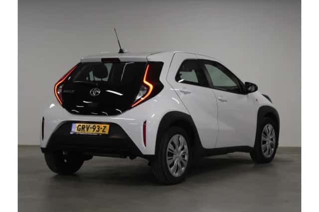Toyota Aygo X (2024) thumbnail 3