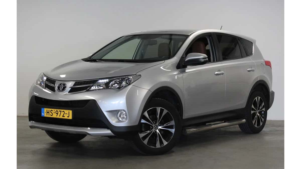 Toyota RAV4 (2016) — foto 1