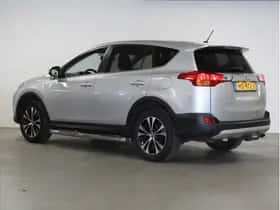 Toyota RAV4 (2016) thumbnail 2