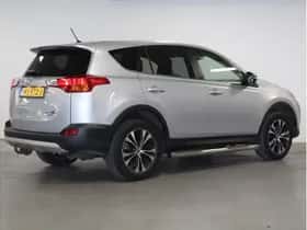 Toyota RAV4 (2016) thumbnail 3